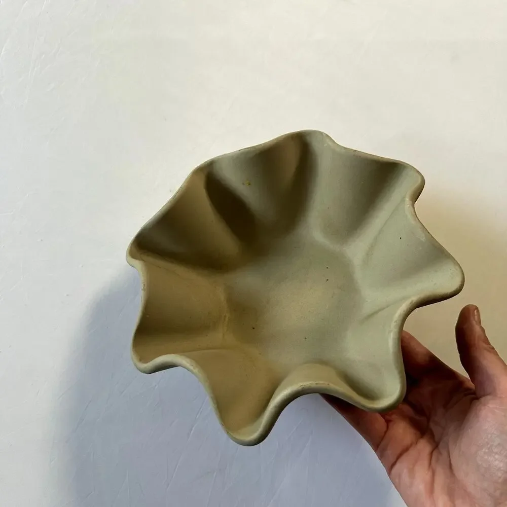 The Pampered Chef Tortilla Shell Taco Salad Stoneware Baker